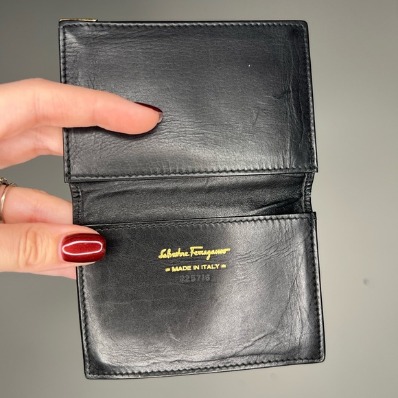 Salvatore Ferragamo  black leather wallet, made in Italy. Unisex. - Picture 5 of 8